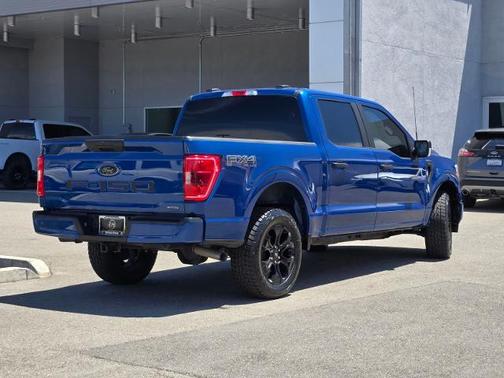 ATLAS BLUE METALLIC 2022 Ford F-150 XL
