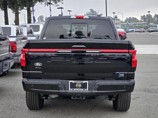 2025 Ford F-150 Lightning LARIAT