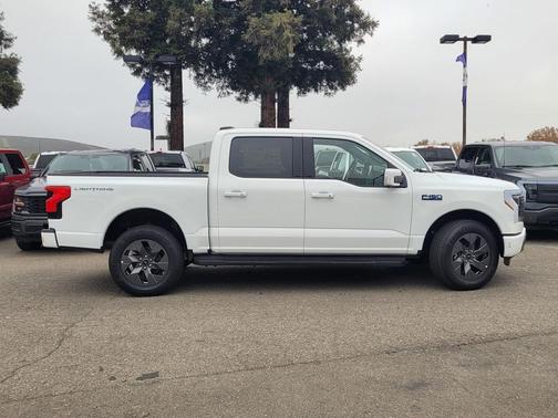 2025 Ford F-150 Lightning LARIAT