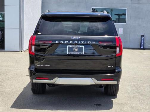 AGATE BLACK METALLIC 2025 Ford Expedition PLATINUM
