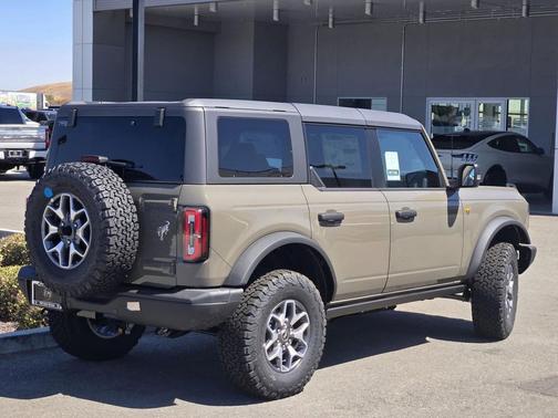 2025 Ford Bronco Badlands