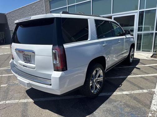 Summit White 2017 GMC Yukon DENALI