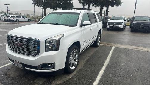 Summit White 2017 GMC Yukon DENALI