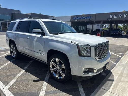 Summit White 2017 GMC Yukon DENALI