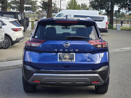 2022 Nissan Rogue SL