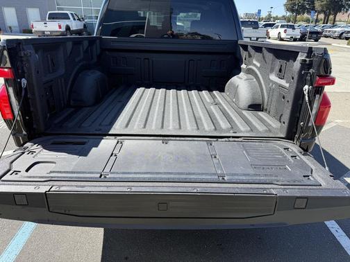 2024 Ford F-150 Lightning Flash