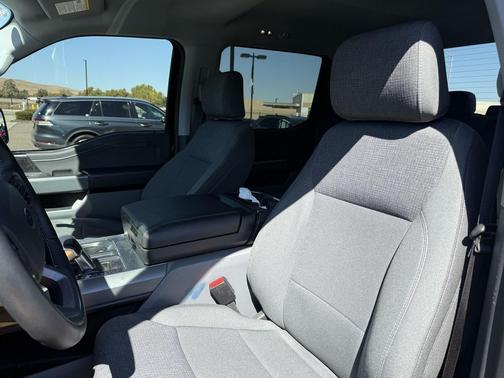 2024 Ford F-150 Lightning Flash