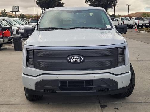 2025 Ford F-150 Lightning Flash