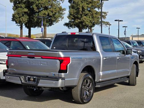 2025 Ford F-150 Lightning LARIAT