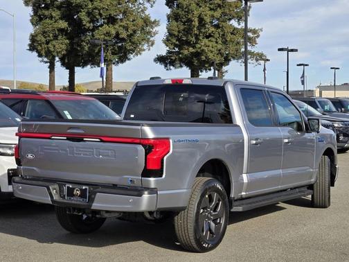 2025 Ford F-150 Lightning LARIAT