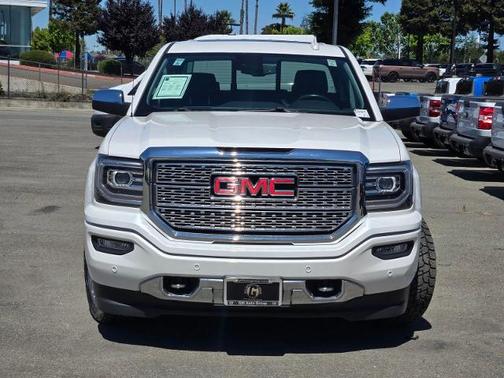 White Frost Tri-Coat 2018 GMC Sierra 1500 DENALI