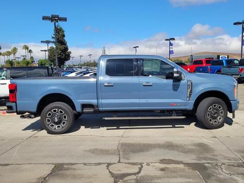 2023 Ford F-250 PLATINUM