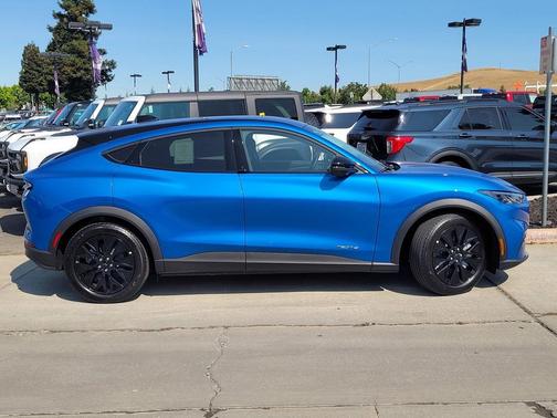 2025 Ford Mustang Mach-E Select