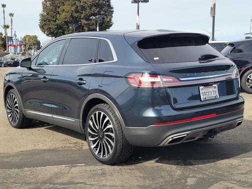 2022 Lincoln Nautilus Black Label