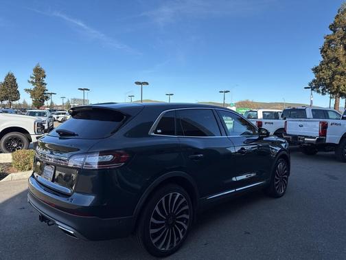 2022 Lincoln Nautilus Black Label
