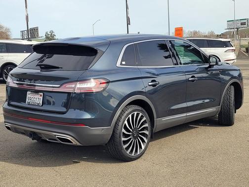 2022 Lincoln Nautilus Black Label