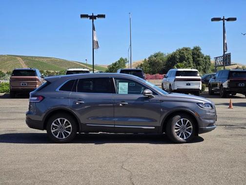 ASHER GRAY MET CC 2022 Lincoln Nautilus STANDARD