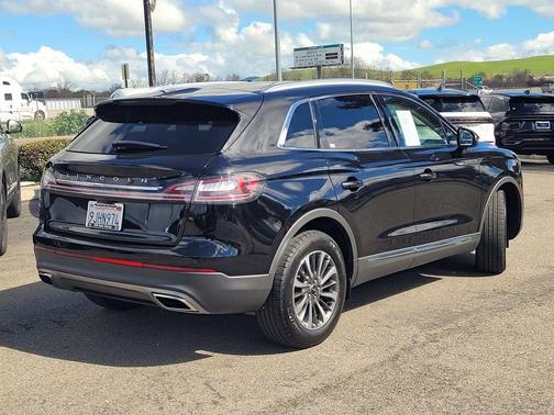 2023 Lincoln Nautilus Standard