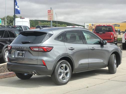 2025 Ford Escape ST-Line Select