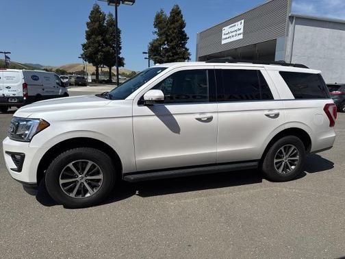 WHITE PLATINUM MET TRI-COAT 2018 Ford Expedition XLT