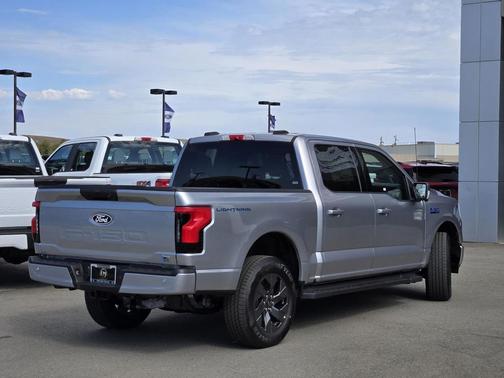 2025 Ford F-150 Lightning Flash