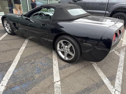 2004 Chevrolet Corvette Base