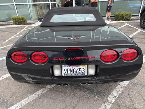 2004 Chevrolet Corvette Base