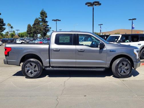 2025 Ford F-150 Lightning Flash