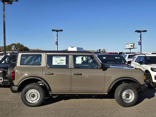 2025 Ford Bronco Base