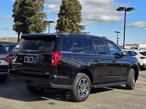 2025 Ford Expedition Max Active 4x4
