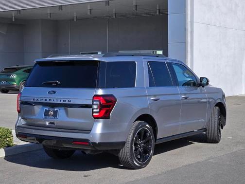 2022 Ford Expedition LIMITED