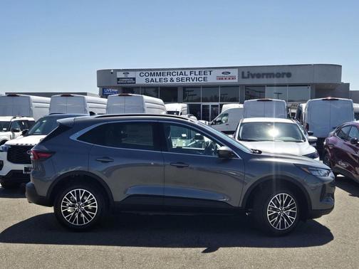 2025 Ford Escape PHEV Base