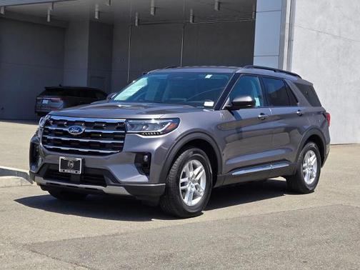 CARBONIZED GRAY METALLIC 2025 Ford Explorer ACTIVE