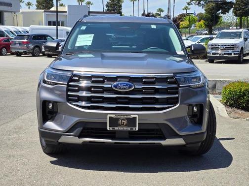 CARBONIZED GRAY METALLIC 2025 Ford Explorer ACTIVE