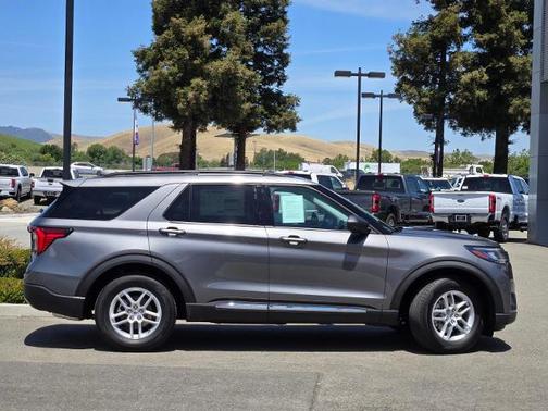 CARBONIZED GRAY METALLIC 2025 Ford Explorer ACTIVE