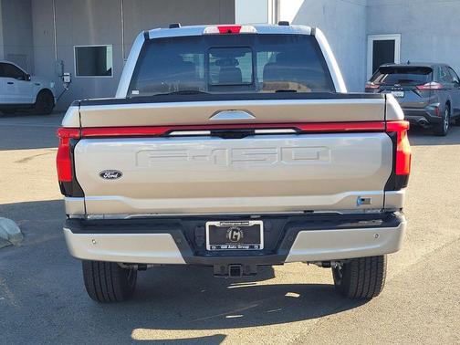 2025 Ford F-150 Lightning LARIAT