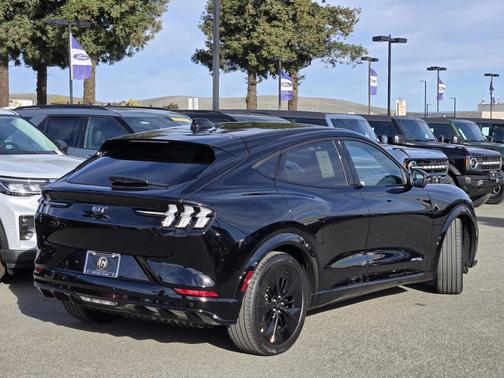 2025 Ford Mustang Mach-E GT