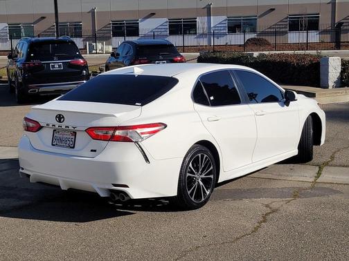 2020 Toyota Camry LE