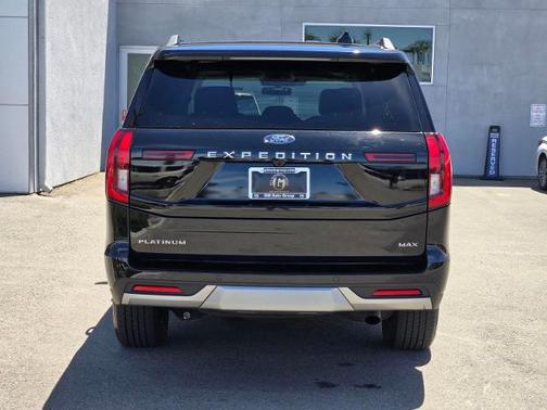 AGATE BLACK METALLIC 2025 Ford Expedition PLATINUM