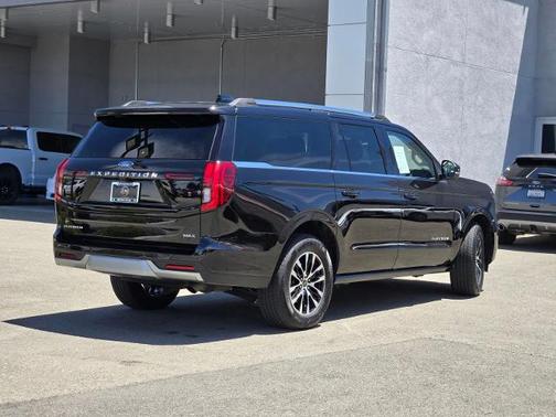 AGATE BLACK METALLIC 2025 Ford Expedition PLATINUM