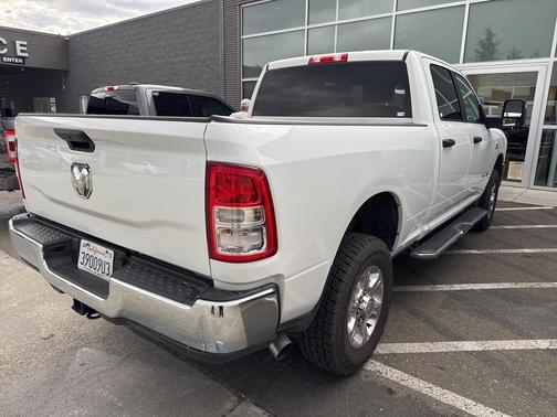 2023 RAM 2500 Big Horn Crew Cab 4x4 6'4' Box