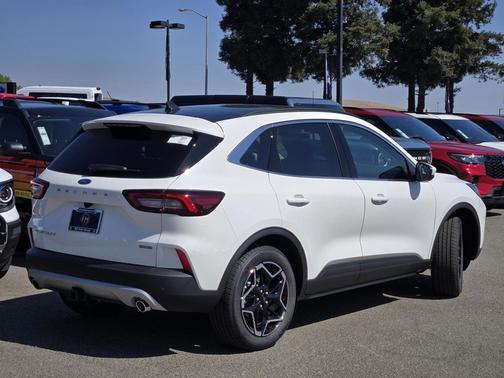 2025 Ford Escape Platinum