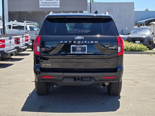 AGATE BLACK METALLIC 2025 Ford Expedition ACTIVE