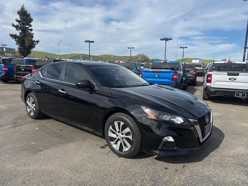 2022 Nissan Altima S FWD