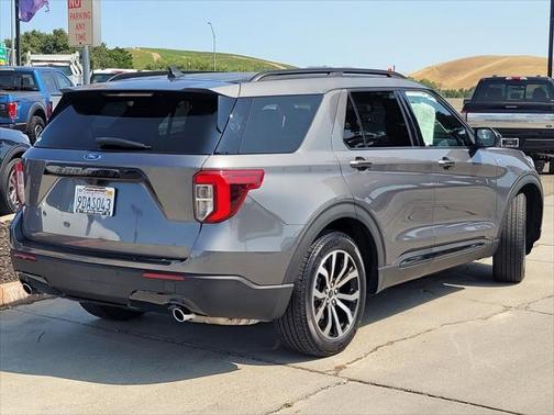 2022 Ford Explorer ST-Line