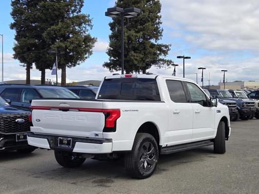 2025 Ford F-150 Lightning LARIAT