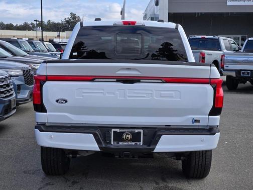 2025 Ford F-150 Lightning LARIAT