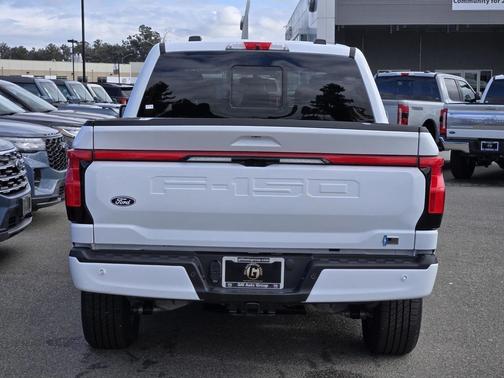 2025 Ford F-150 Lightning LARIAT