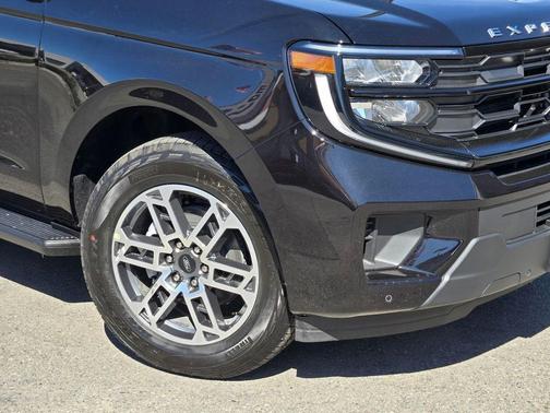 Agate Black Metallic 2026 Ford Expedition Max Active 4x4