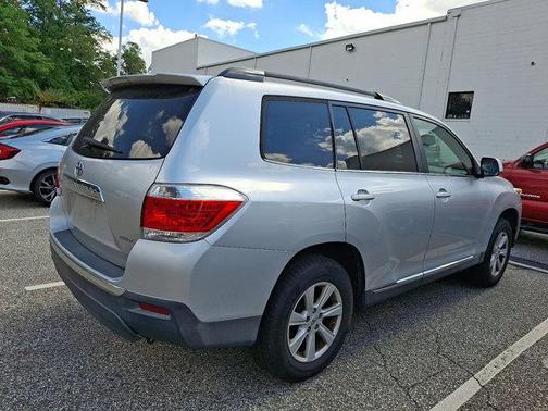 2012 Toyota Highlander SE